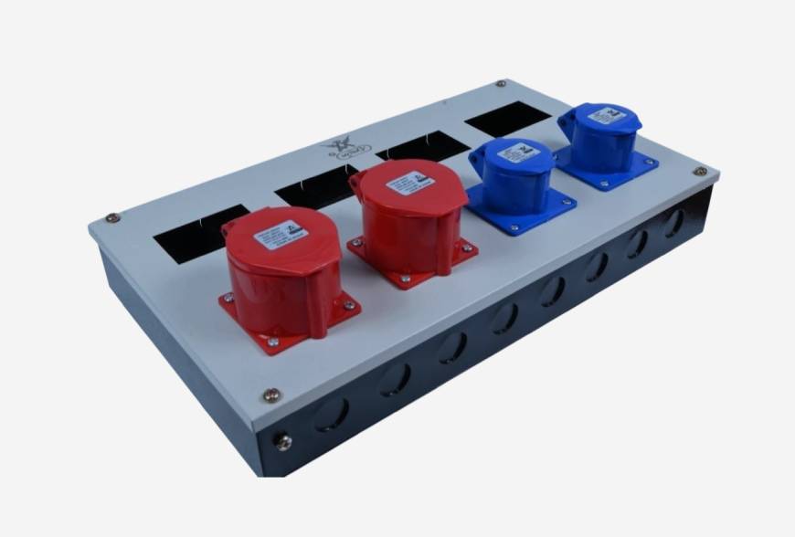 Socket 4+4 TPN  Metal Box