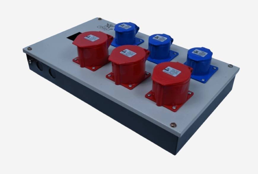 Socket 6+1 TPN  Metal Box